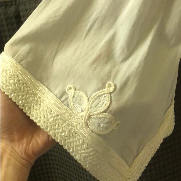 Stunning light blur tunic with white sequins - Picture 3 of 8